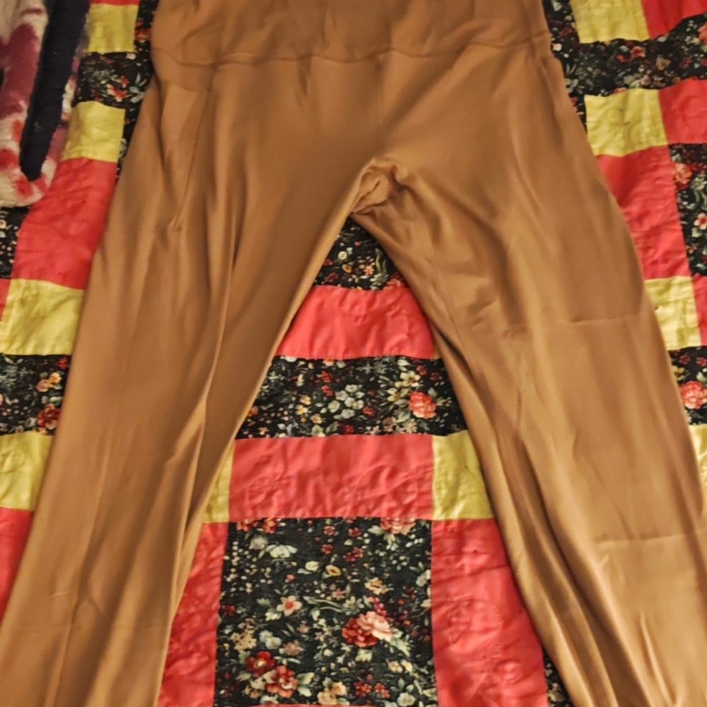 Rose colored leggings